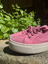 Natural World Eco Rosa Canvas Pumps