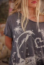 Magnolia Pearl Sky Dolphin Tee 2523