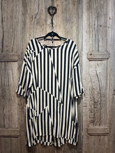 Preloved MASAI Black and Cream Dress