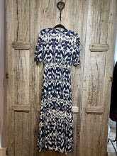 Preloved No Label Blue/Cream Maxi Dress