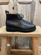 Preloved Fracap Black Boots