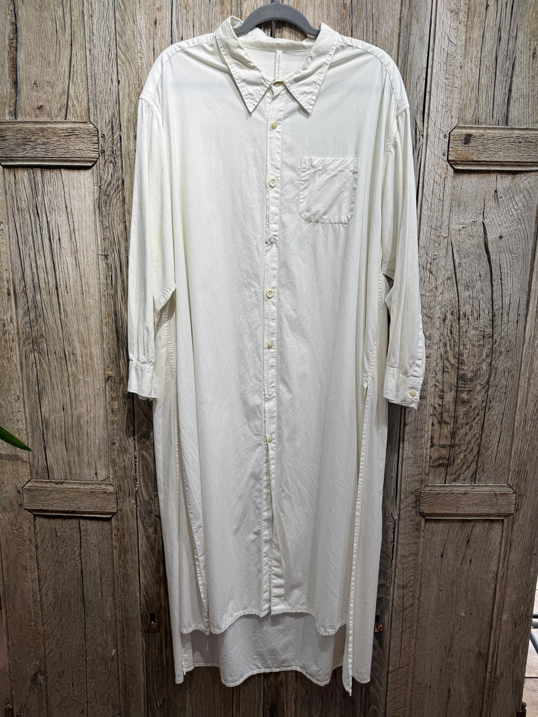 Magnolia Pearl Preloved Long White Shirt