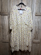 Preloved Ewa I Walla Floral Cream Dress