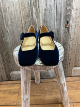 Preloved Penelope Chilvers Velvet Shoe
