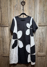 Grizas Black & White Appliqué Linen Dress 91830-L532  SS26