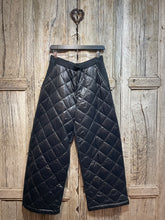 Preloved URBAN BY ALEMBIKA Black Quilted Trousers