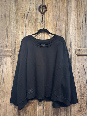 Plü Black Wide Short Sweater One Size 2105 AW25