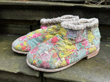 Preloved Magnolia Pearl Cotton Patchwork Ranchero Shoes 244