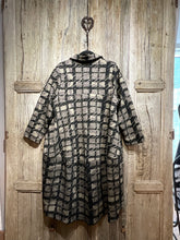 Preloved NESLAY Black and Taupe Square Block Print Coat