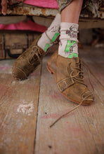 Preloved Magnolia Pearl Hand-Stitched Howard Oxfords