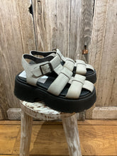 Preloved Lofina Grey Sandals