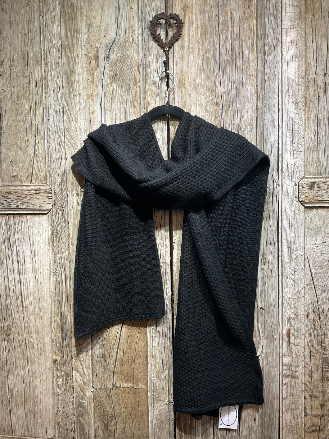 Preloved BOX 2 Black Knit Scarf