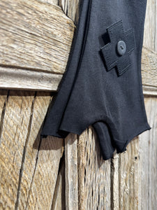 Plü Black Wrist Sleeve AW25