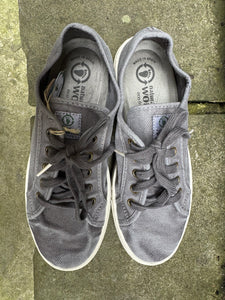 Natural World Eco Gris Enz Pumps 623