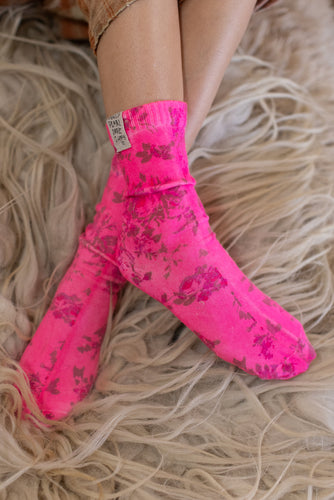Magnolia Pearl Beauty School Dropout Floral Woven Socks 080