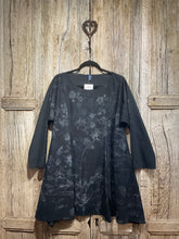 Preloved OFFICINAE Floral Black Tunic