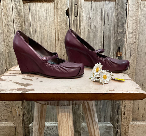 Preloved Ixos, Strappy Wedged Maroon Shoes