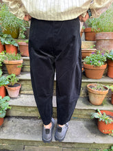 Mama B BIANCO V Nero Trousers AW26