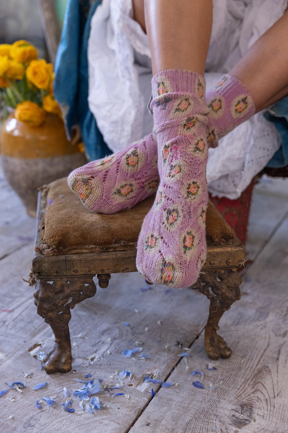 Magnolia Pearl Avignon Floral Short Socks 098
