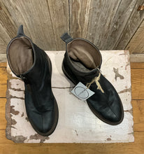 Preloved Zip Detail Leather Boots