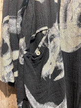 Preloved RALSTON, BLACK & White Linen Mix Print Shirt
