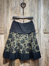 Preloved BLEU BLANC ROUGE Black and Green Floral Skirt