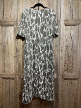 Preloved MAMA B Grey & White Jersey Pattern Dress