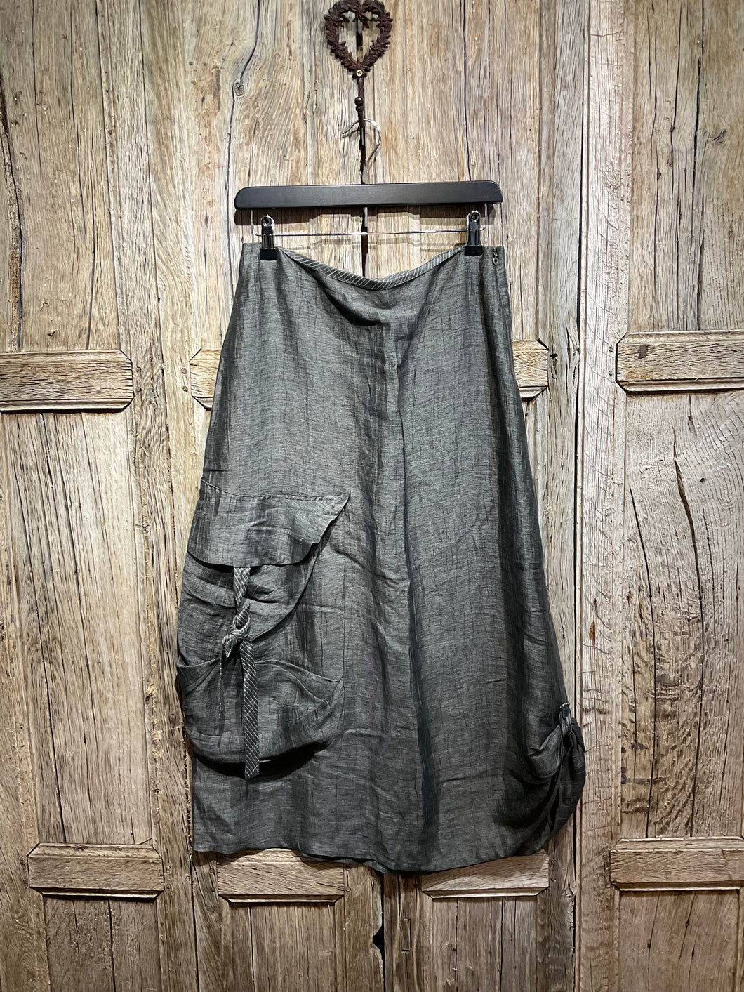 Preloved Crea Concept Grey Skirt with Side Pocket Detail