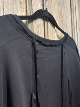 Plü Black Wide Short Sweater One Size 2105 AW25