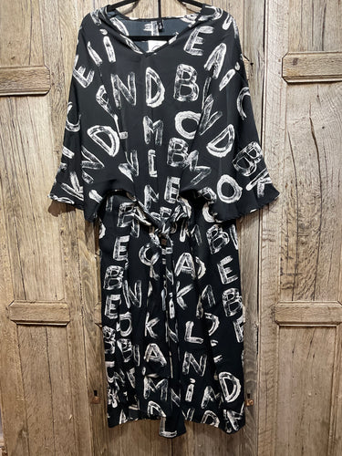 Preloved Neslay Black & White Letter Print Dress