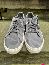 Natural World Eco Gris Enz Pumps 623
