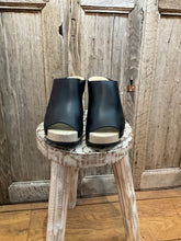 Preloved Trippen Black Shoe