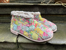 Preloved Magnolia Pearl Cotton Patchwork Ranchero Shoes 244