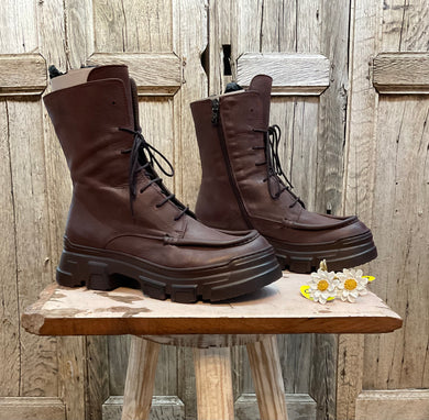 Preloved Lofina, Über-Chunky Maroon/Brown Boots