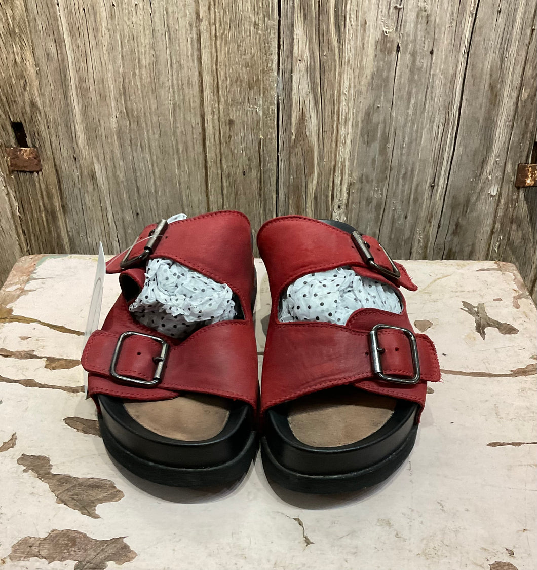 Preloved LOFINA Red Sliders