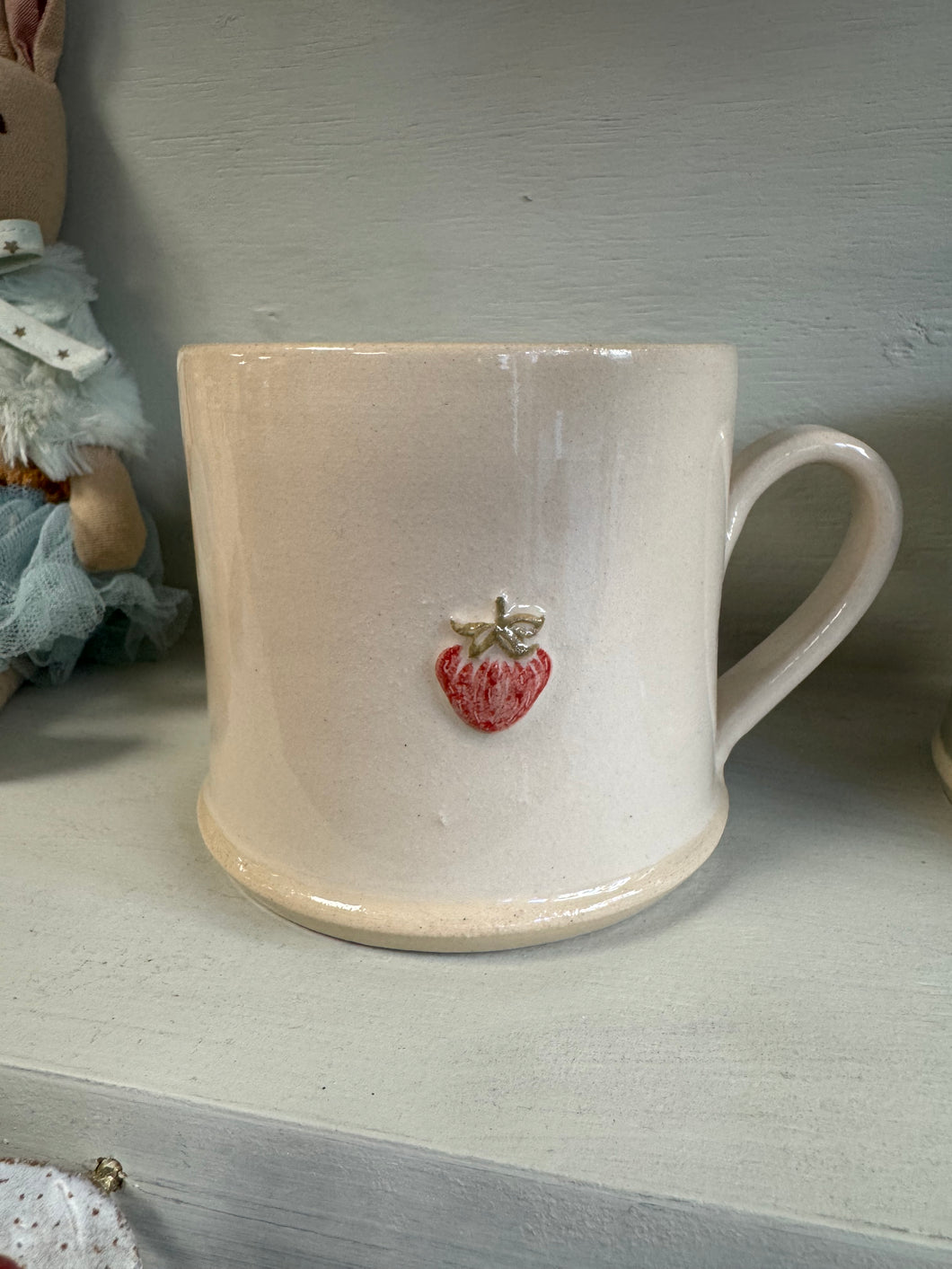 Hogben Pottery Mug - Strawberry