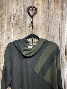 Preloved NAYA Black and Green Ribbed Top