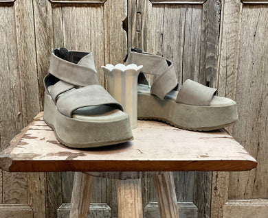 Preloved Lofina, Chunky Crossed Sandals
