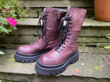 Preloved Lofina Gas Melanzana 4001 Leather Boots size 41