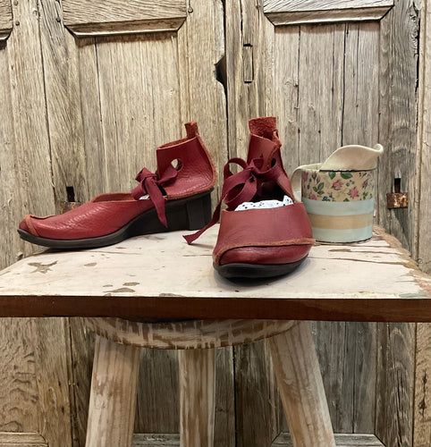 Preloved Trippen Red Shoes