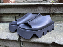 Lofina Gasoline Nero Chunky Slider EU37