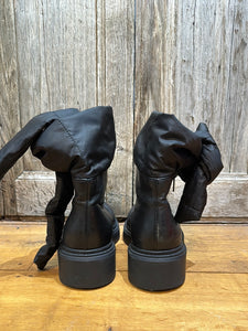 Preloved Patrizia Bonfanti Black Bow Boots