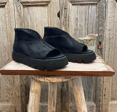 Preloved Lofina, Black Chunky Open-Toes Shoes