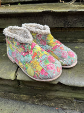 Preloved Magnolia Pearl Cotton Patchwork Ranchero Shoes 244