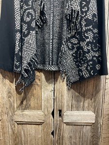 Preloved Black and White Knit Cardigan