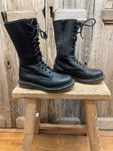 Preloved Dr. Marten Black Boots