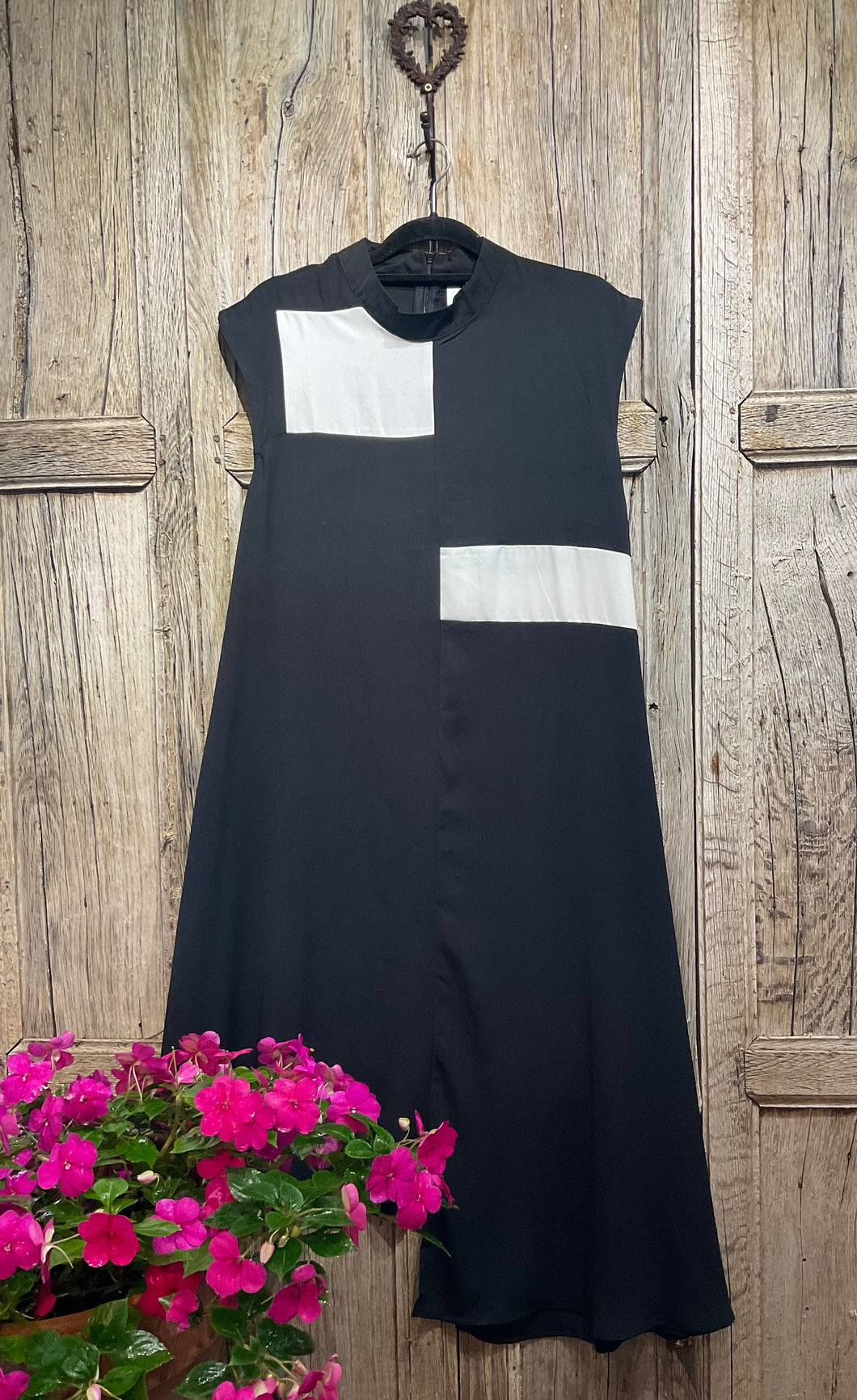 Preloved MODERN, Black & White Dress