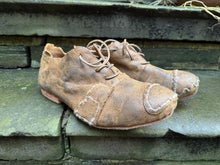 Preloved Magnolia Pearl Hand-Stitched Howard Oxfords