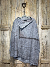 Preloved Moyuru Grey Oversized Coat