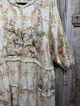 Magnolia Pearl Preloved Eyelet Ruth Ruffle Dress 930